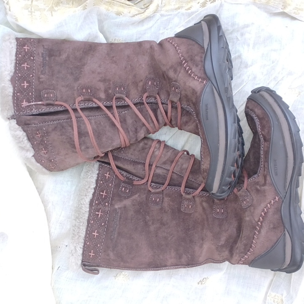 Polar Tech caterpillar suede boots 8 and 1/2 very warm. New alpaga insoles.